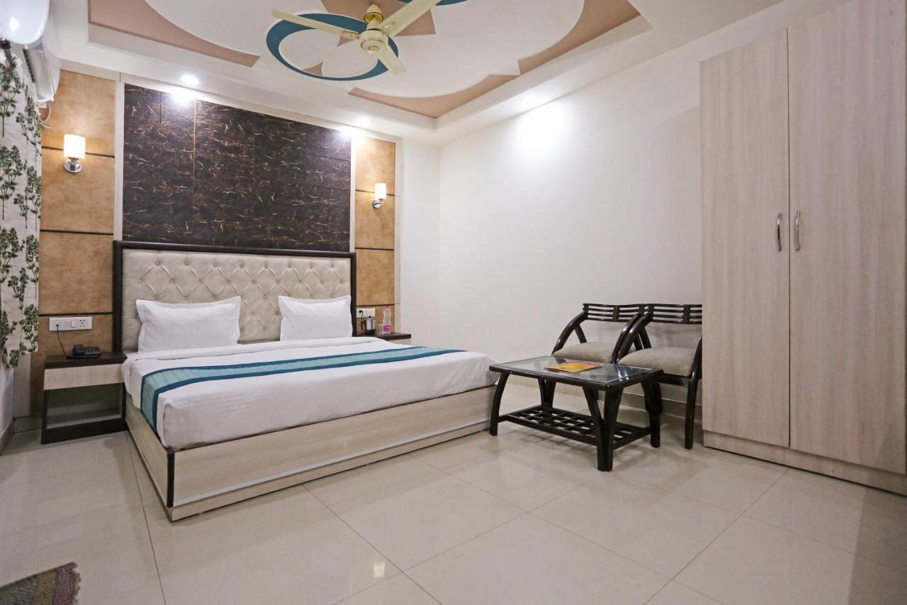 Aero Home Stay- Bed & Breakfast New Delhi Exterior photo