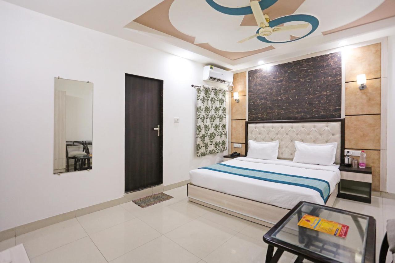 Aero Home Stay- Bed & Breakfast New Delhi Exterior photo